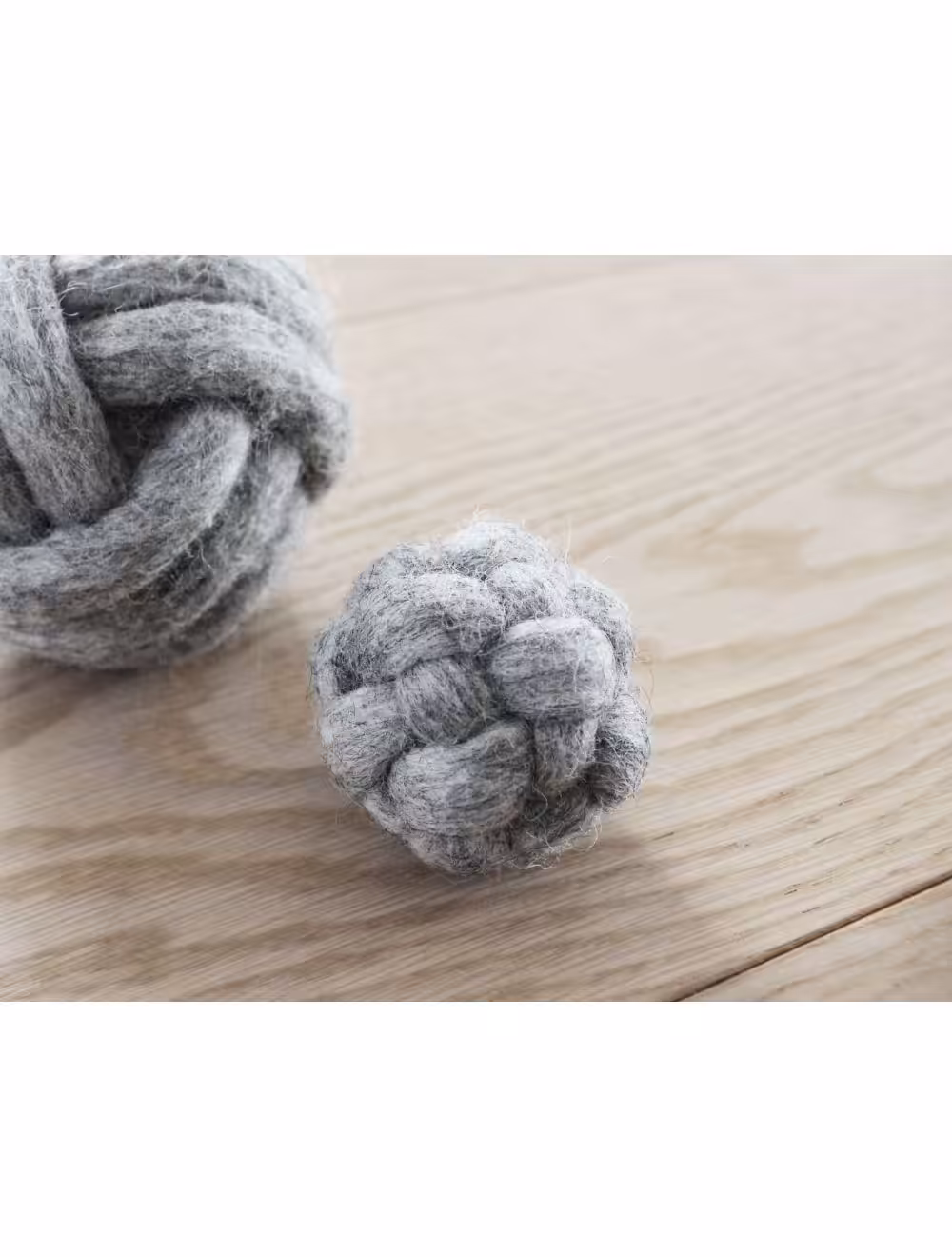 Wooldot knotted cat ball