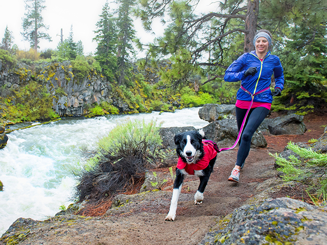 Ruffwear aria regnfrakke rød.