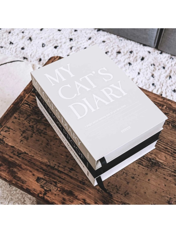 District 70 My cats diary coffe table book