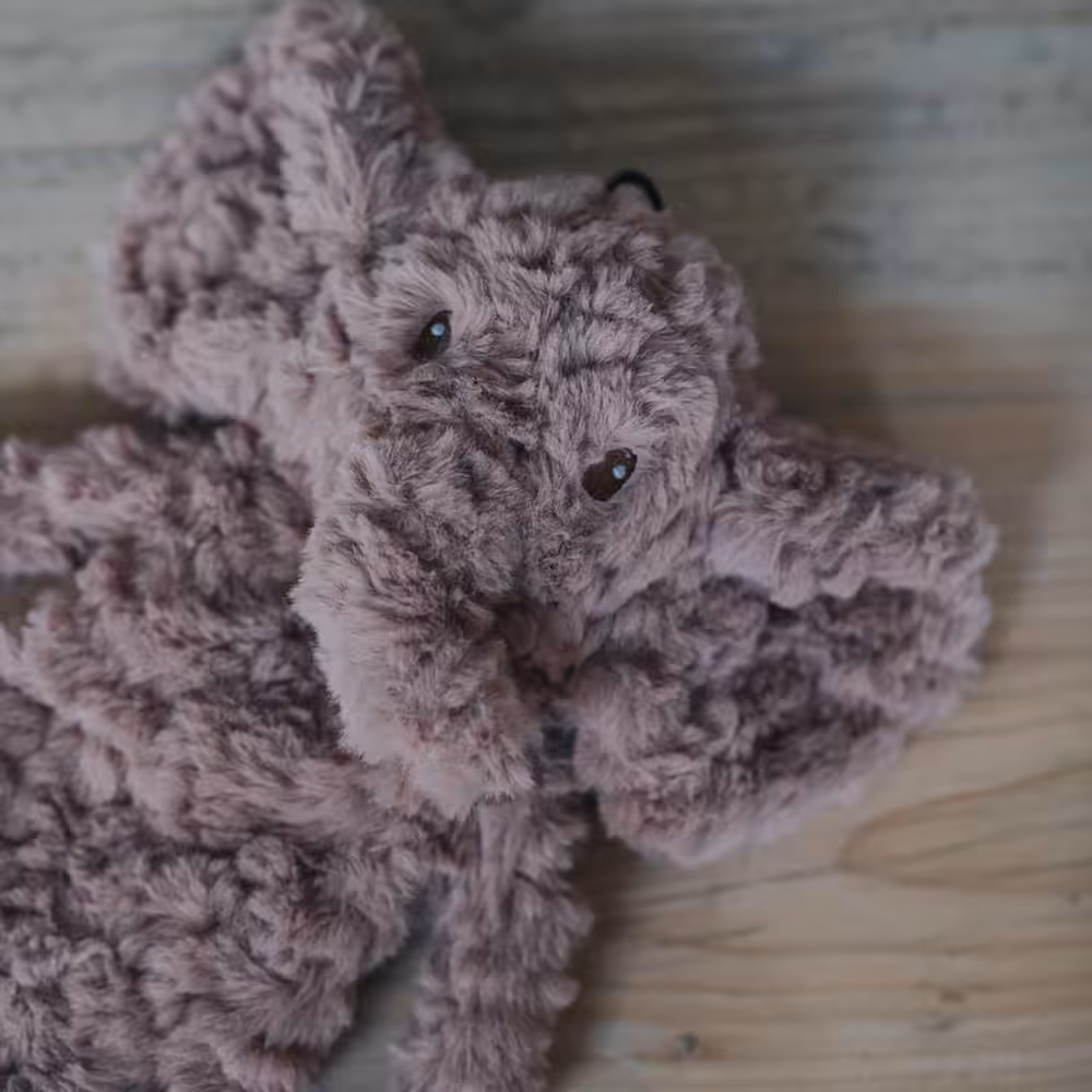My dog plys Elefant 40 cm.